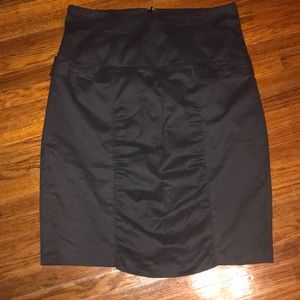 Bow accent zippered pencil type skirt